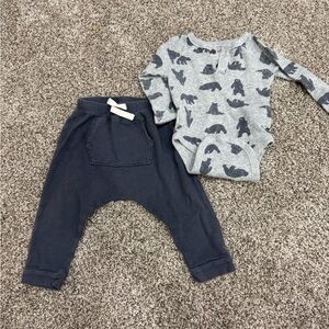 Old Navy Navy Pants and Gray Bear Print Bodysuit Kids Matching Set